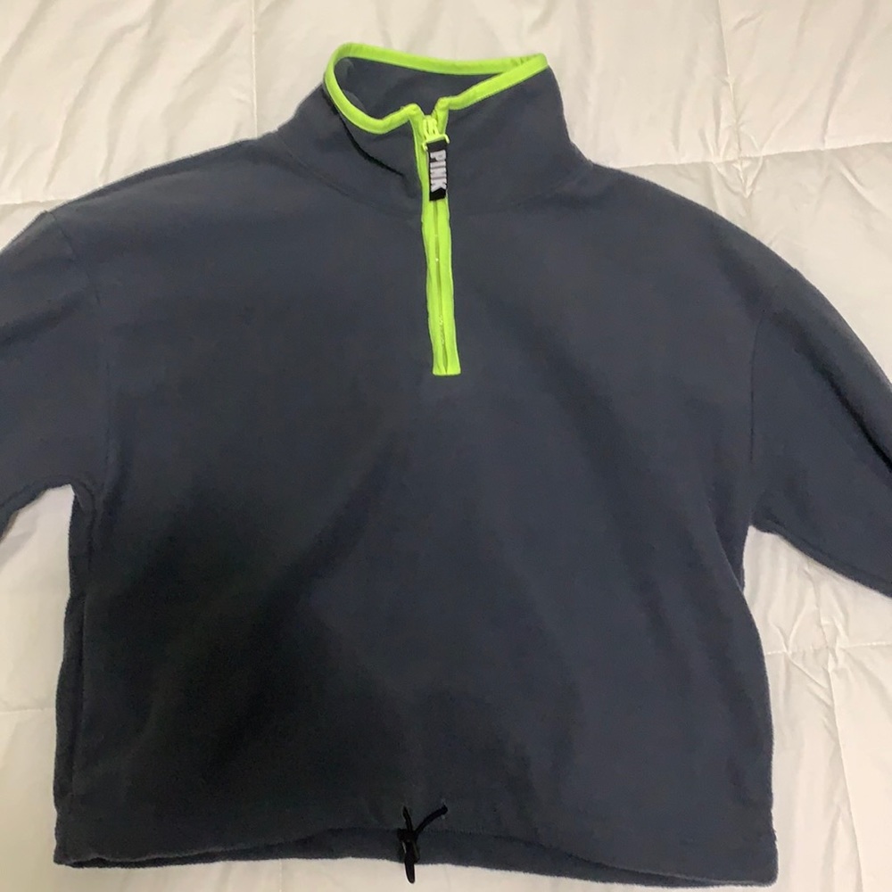 Grey crop fleece shirt